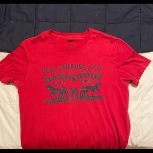Used Levi shirt but in great condition with comfortable fabric